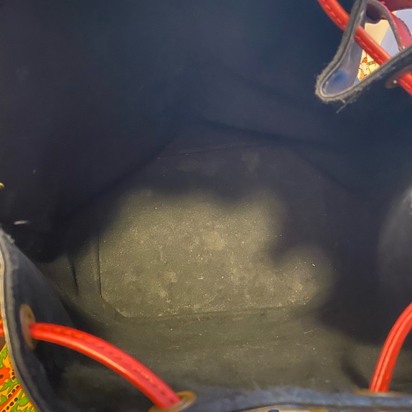 Louis Vuitton Epi Noé Bucket Bicolor Gm Shoulder Bag w/ Authenticity Certificate - Picture 6 of 11